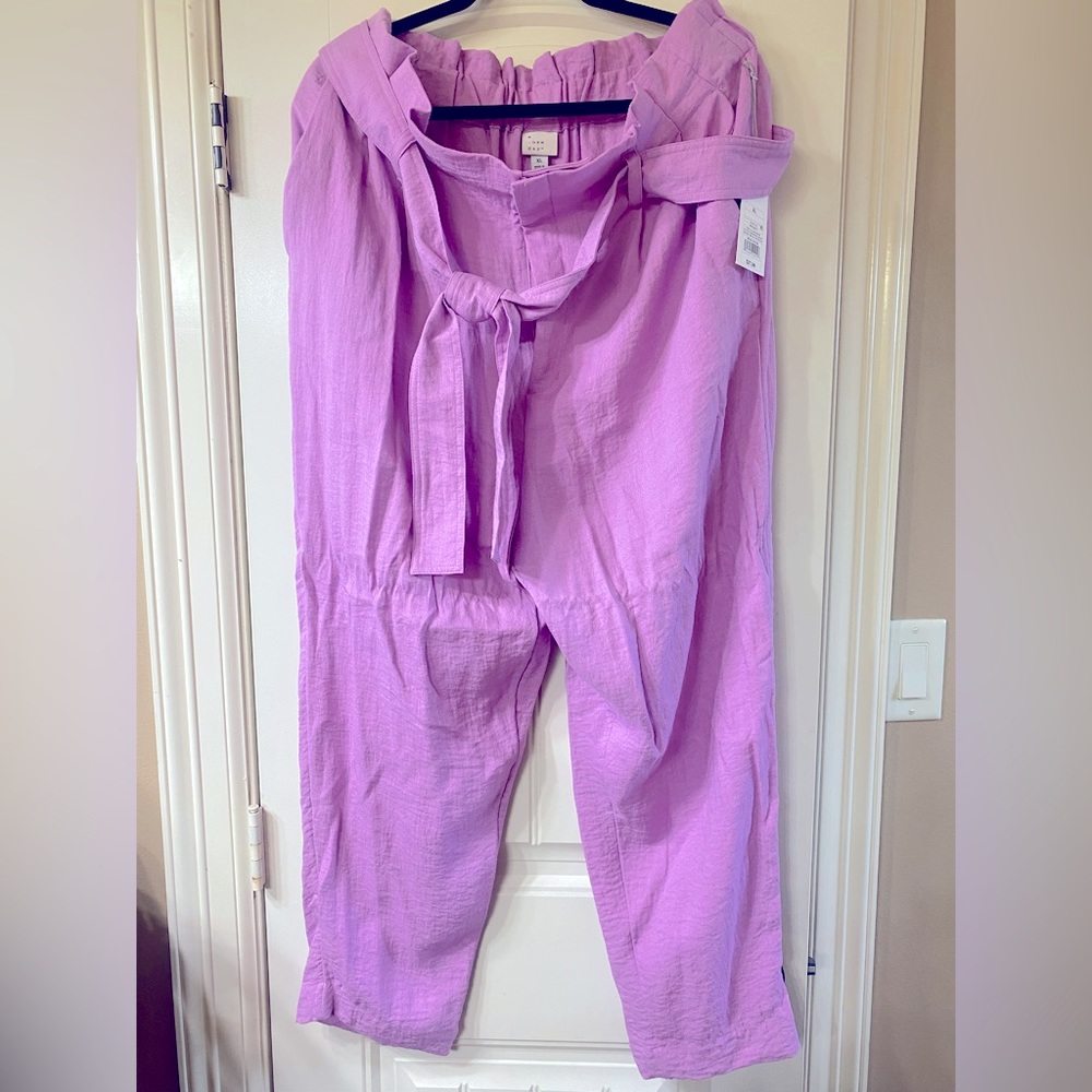 A new day, Size XL pant, w/belt, elastic back, clip and zipper front, pockets